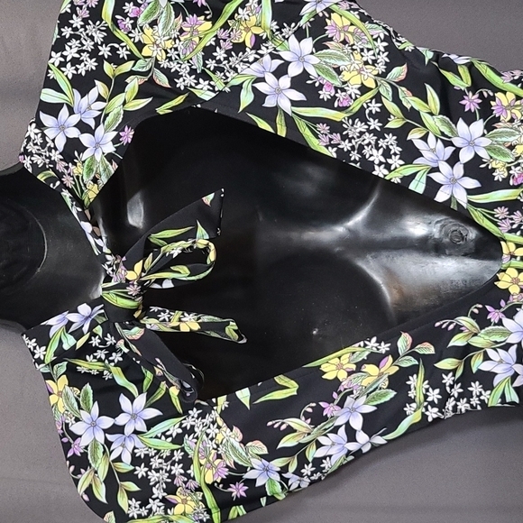 Unbranded Swimsuit Black Floral Modest Semi-Backless Ties Cruise Beach Sz 14 EUC - Picture 5 of 10